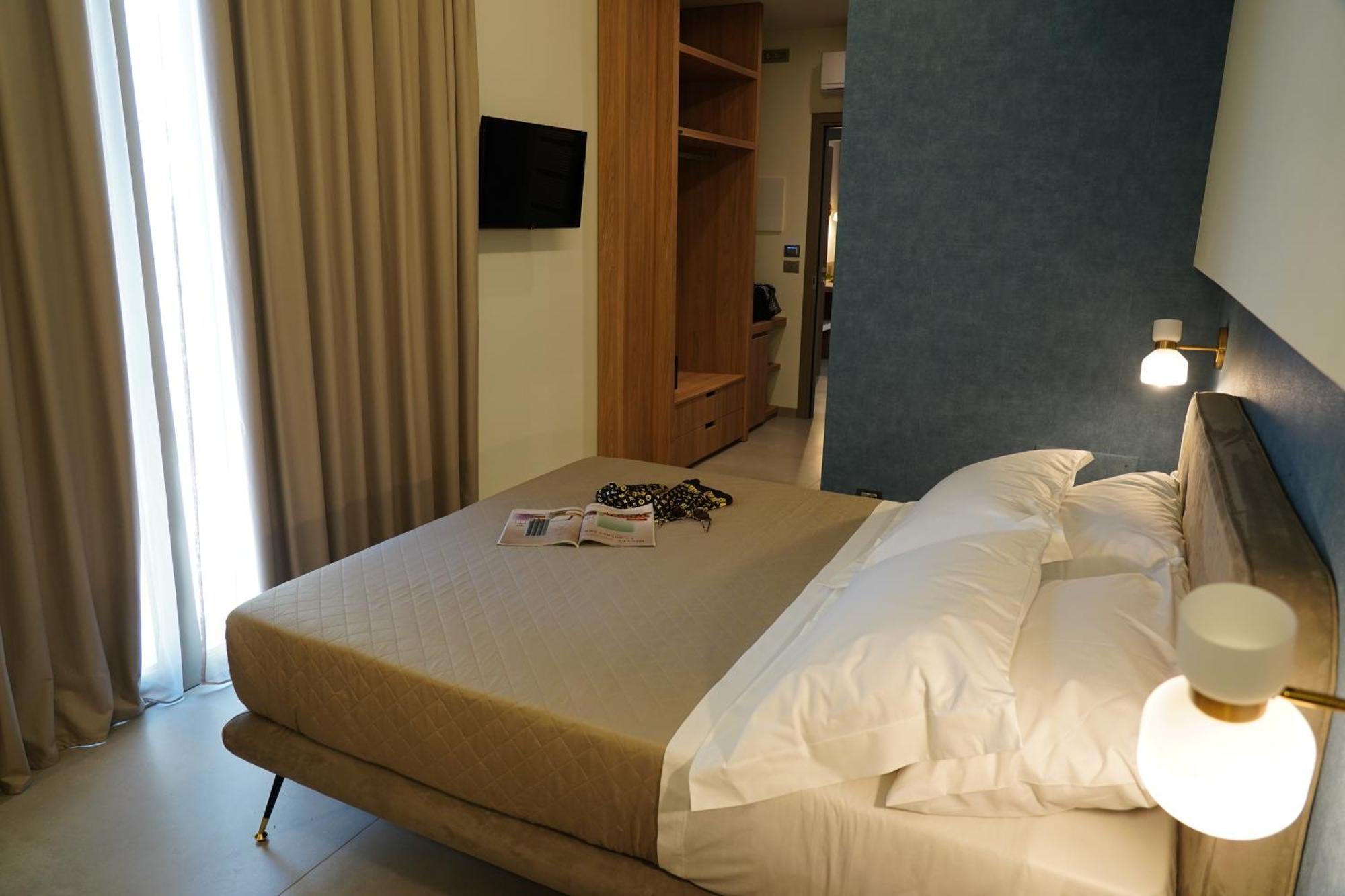 10 Catalani Rooms Порто-Чезарео Екстер'єр фото